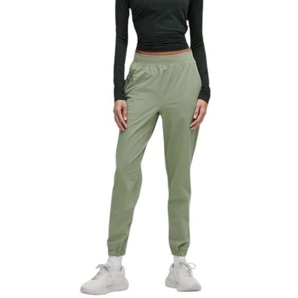 Lululemon | Women’s Adapted State High-Rise Jogger
Full Length in Desert Green 4 - Picture 1 of 8